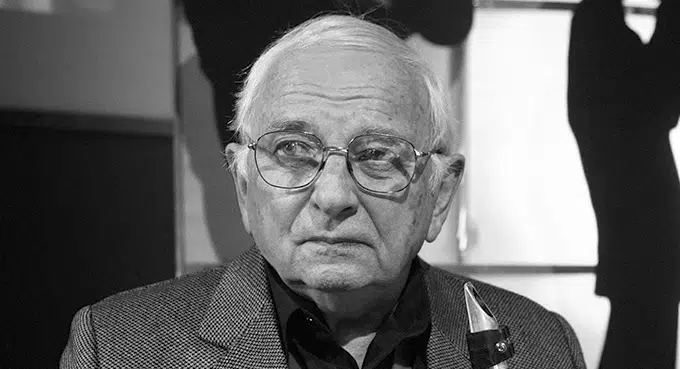 Jerzy Matuszkiewicz (1928-2021)