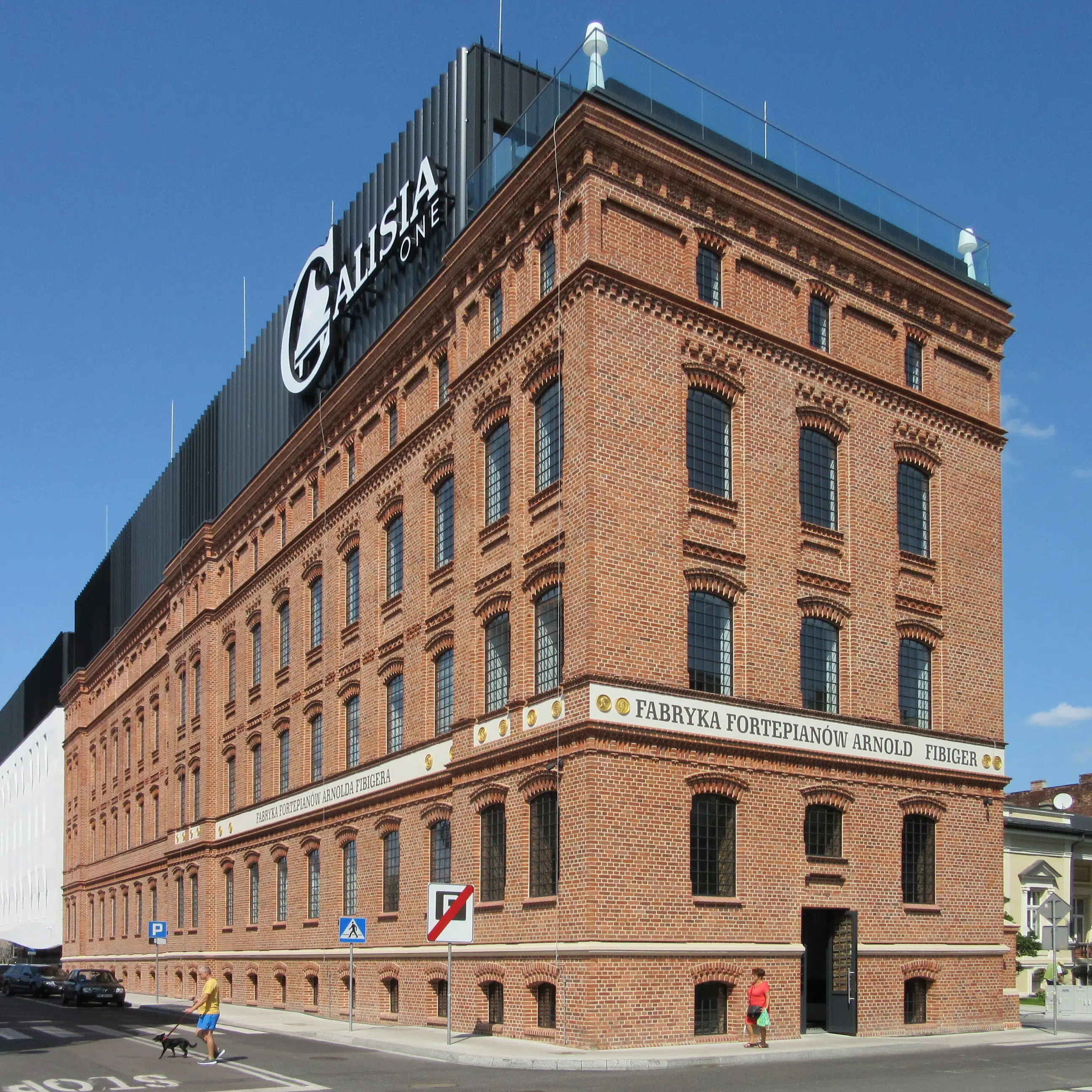 Polityczne matactwo zamknięte w fortepianach