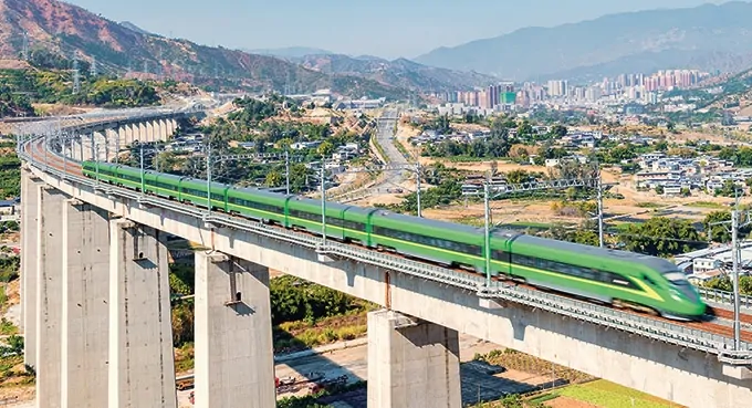 Kluczowa sesja KC KPCh inspiruje świat i dostarcza wskazówek, jak mają rozwijać się Chiny