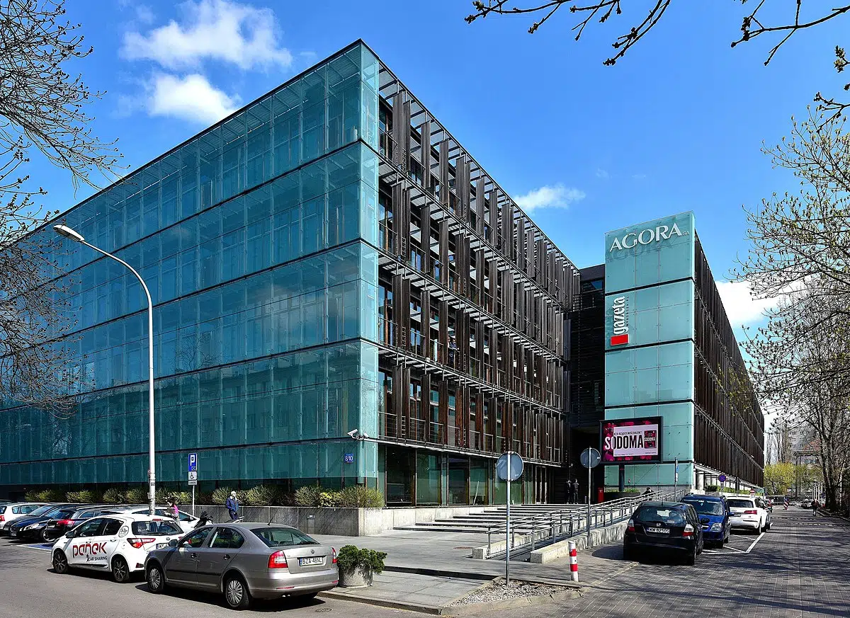 Agora SA contra „Gazeta Wyborcza” z czarnymi myślami