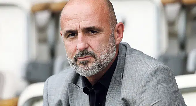 Zagadkowa wolta Probierza