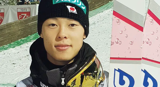 Kobayashi gasi Stocha w Turnieju Czterech Skoczni