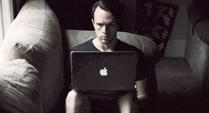 Podczas kryzysów strzeżcie się agentur