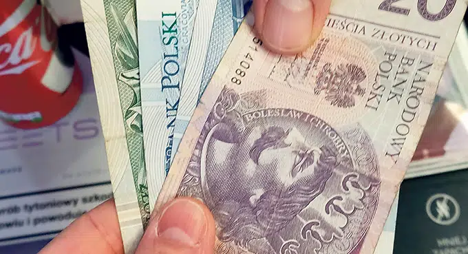 „Polski Ład” bije w samotnych rodziców