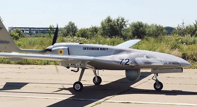 Czym oni strzelają?