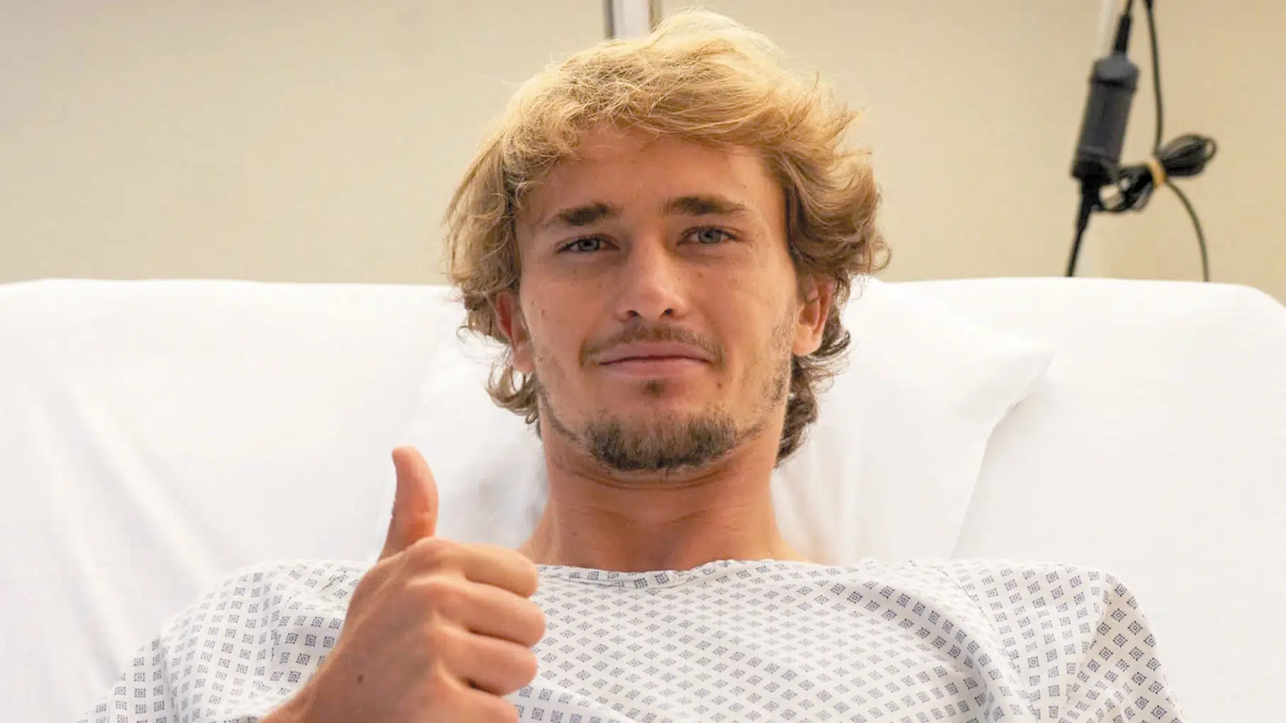 Zverev po operacji
