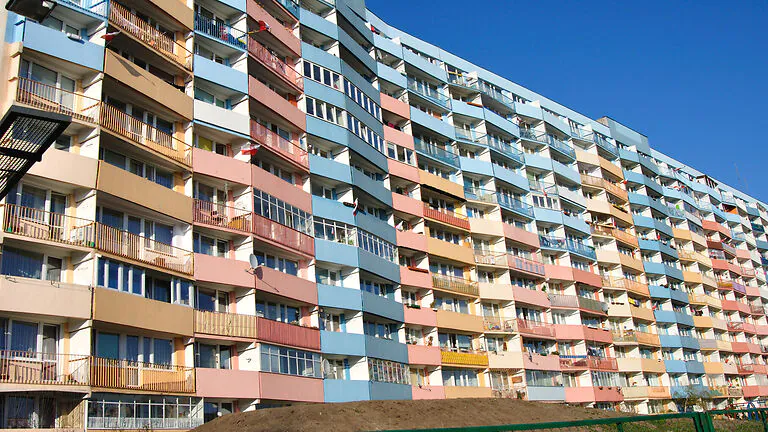 Mieszkalnictwo komunalne, czyli pożegnanie z rynkiem