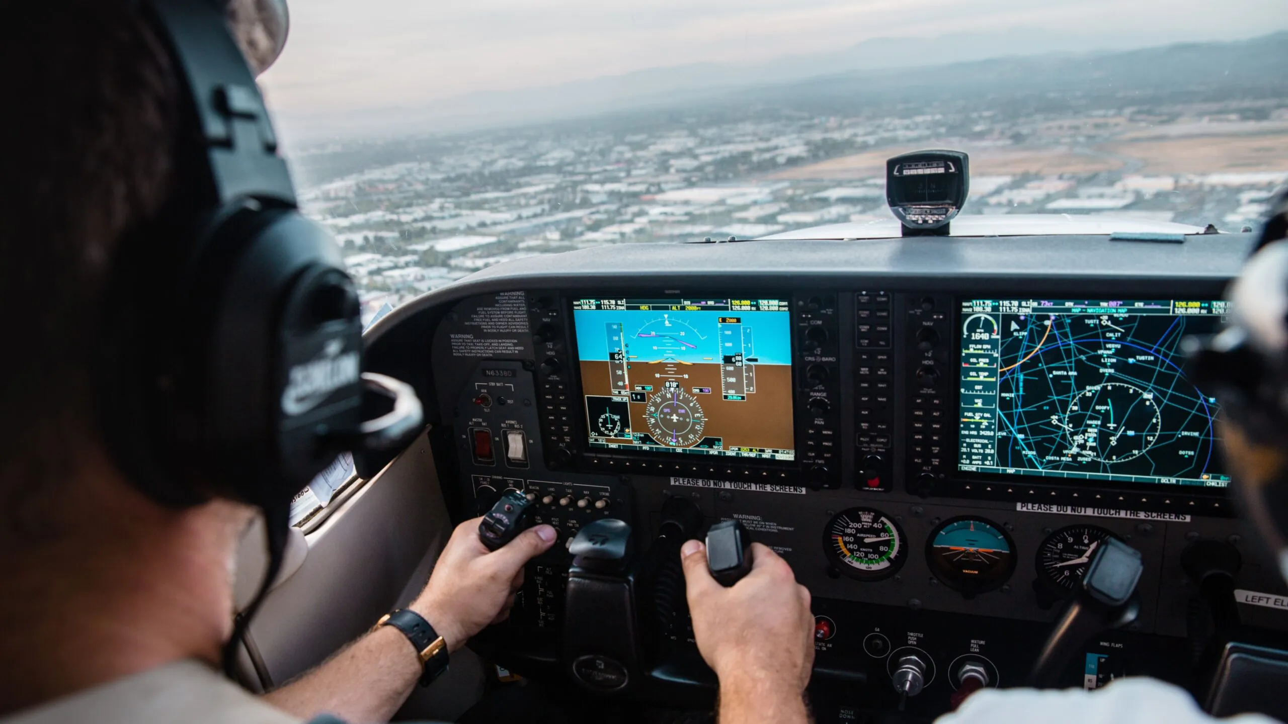 Czy leci z nami pilot?
