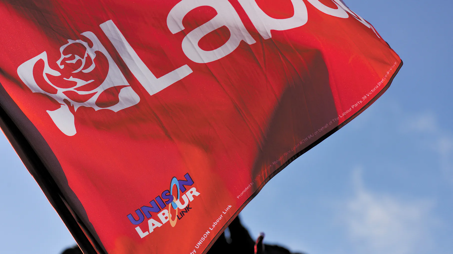 Fala strajków na wyspach