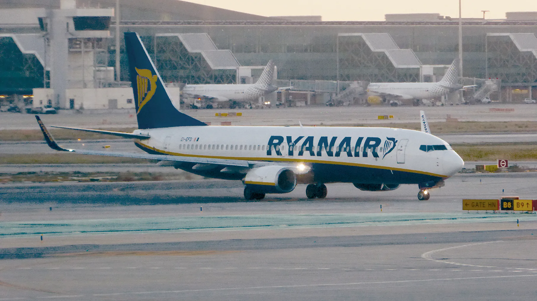 Porty lotnicze Europy w burzy akcji strajków pracowniczych