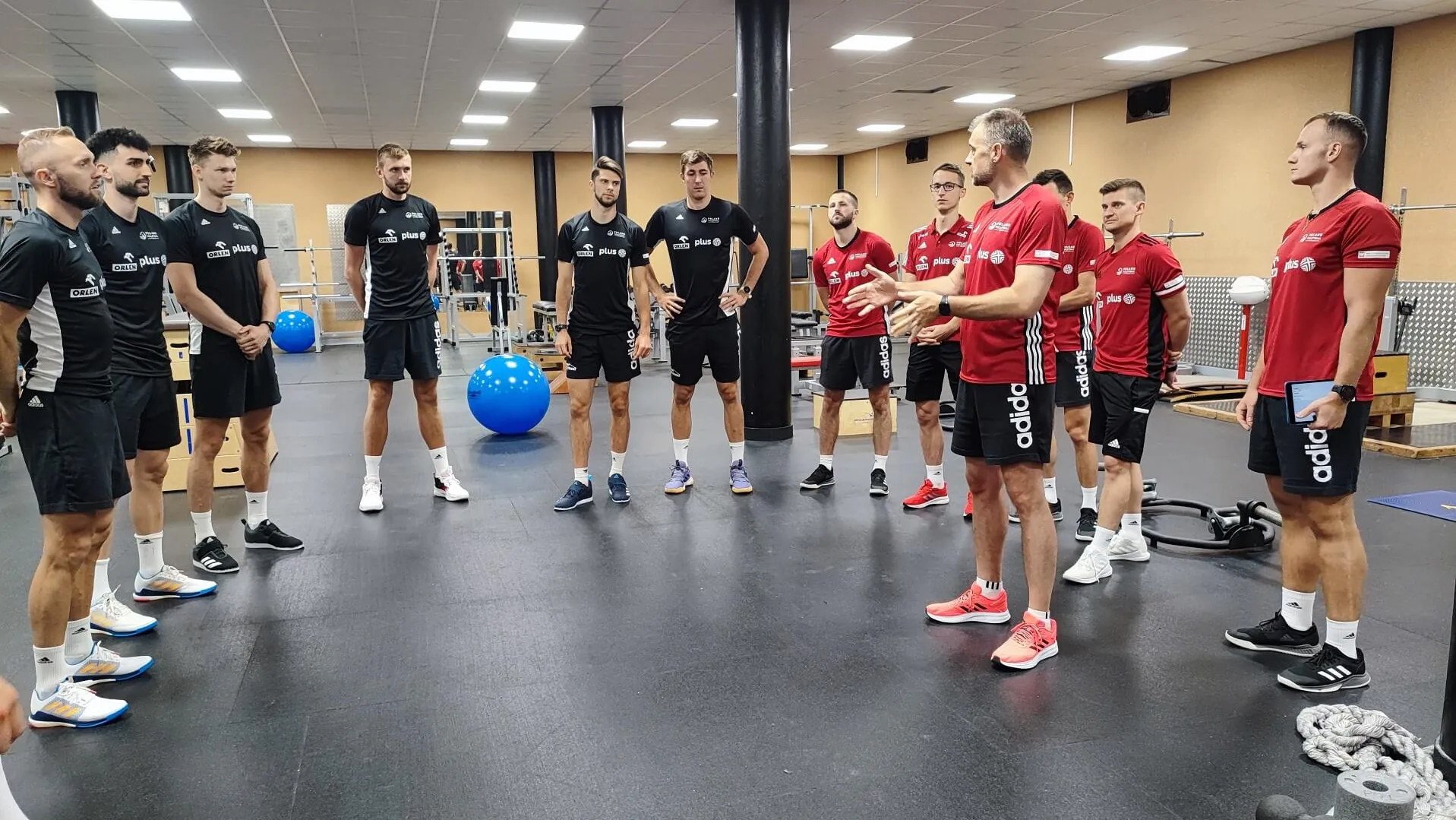 Grbic zawęził skład. Powrót Leona