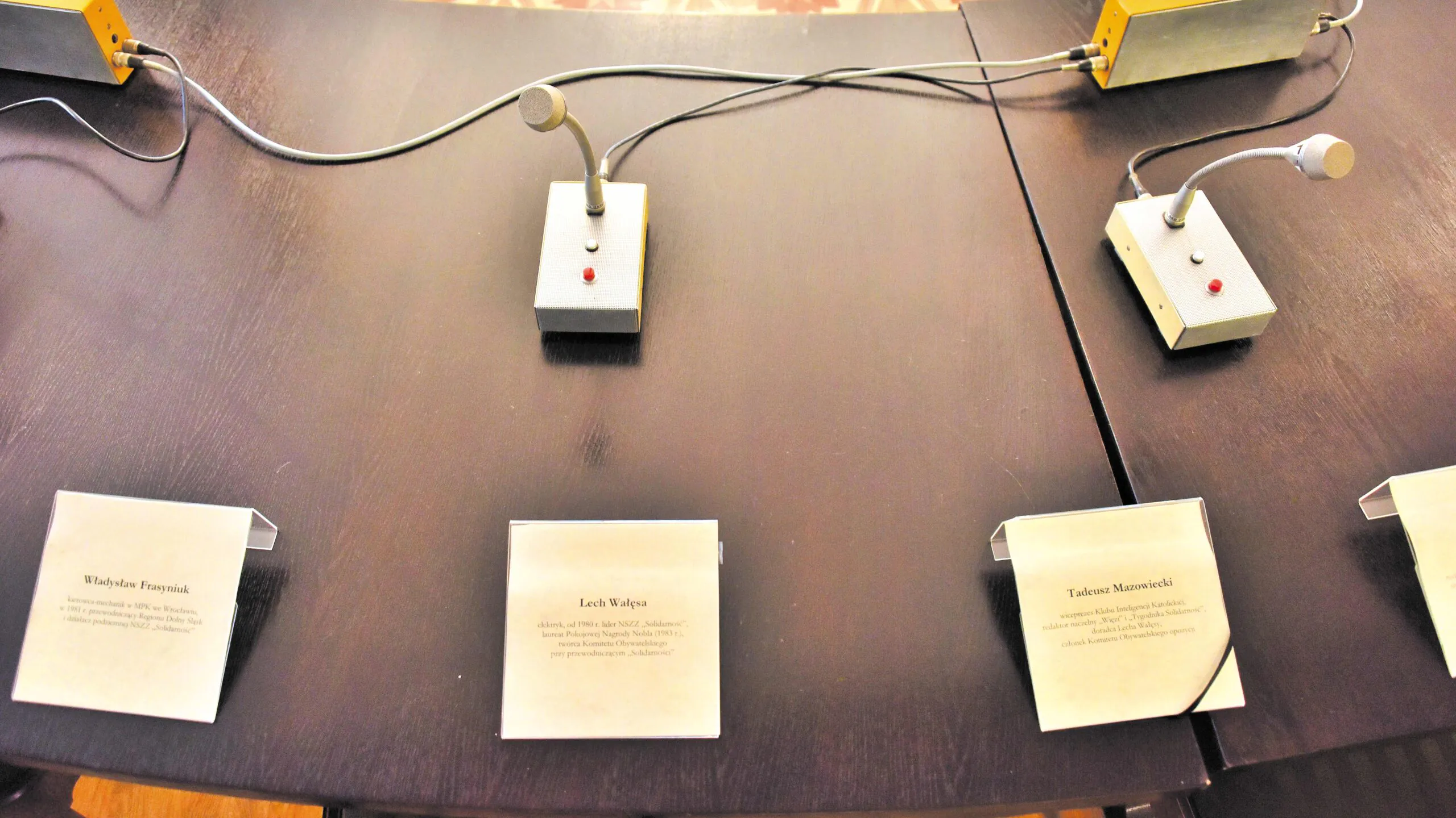 „Przeszłość odkreślamy grubą linią” – kiedy to powiedział?