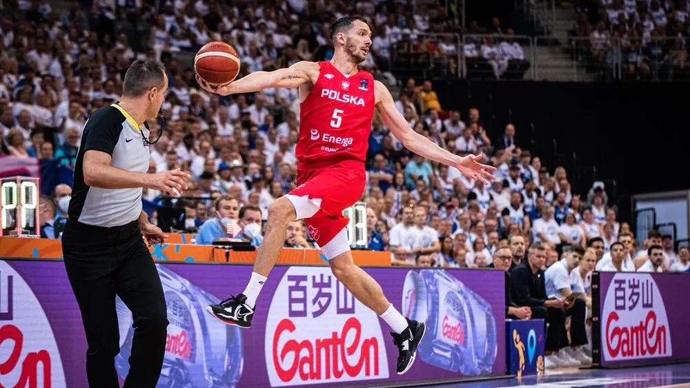 Polska rozbita przez Finlandię