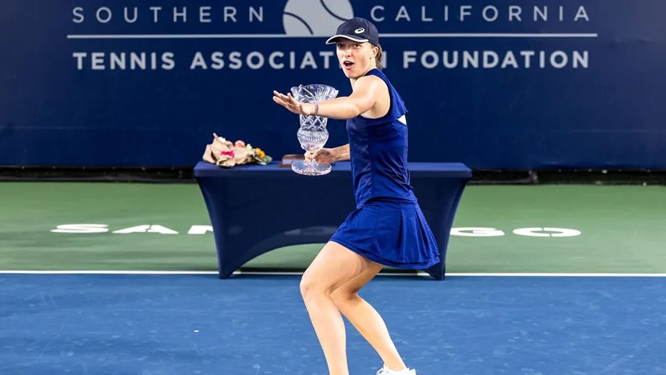 Świątek wygrywa w San Diego