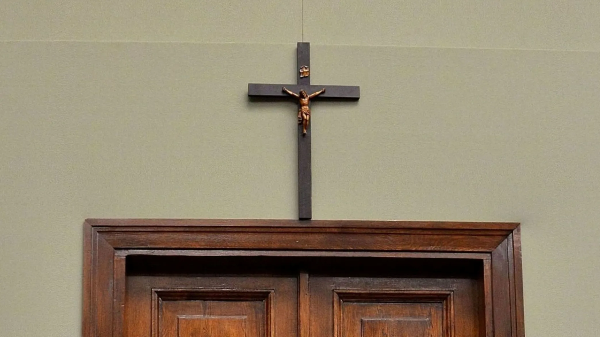 25 lat w cieniu krzyża