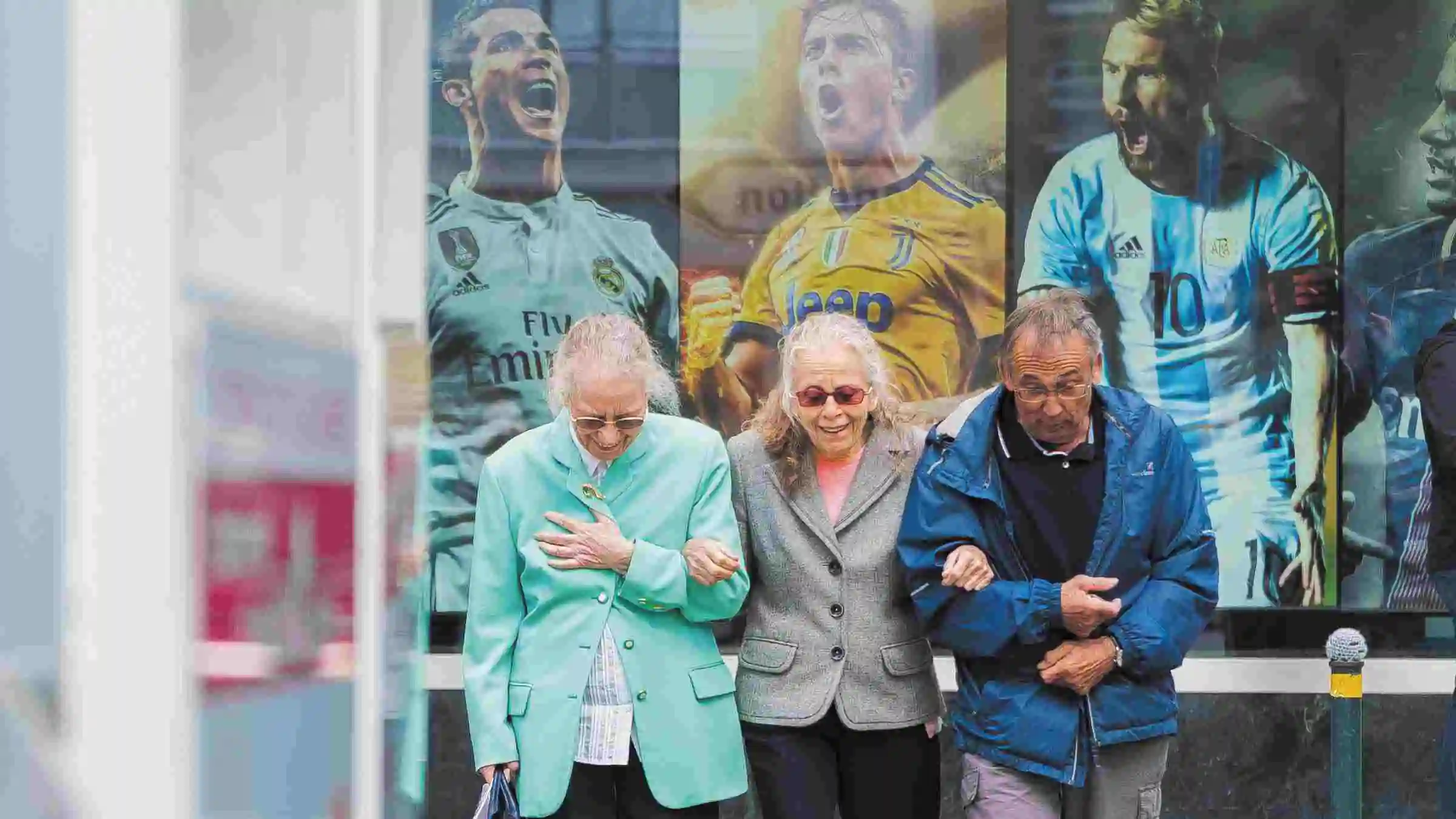 Kraj z popsutą windą społeczną