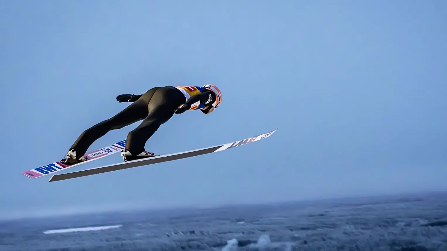 Wiatr skomplikował skoki w Japonii