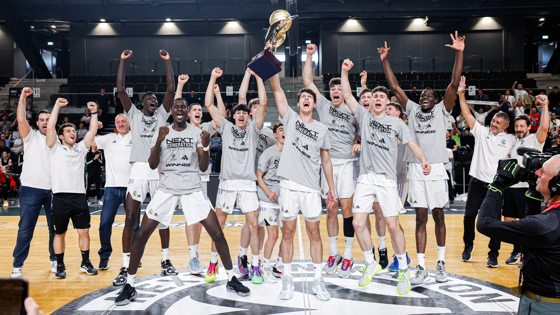 Real Madryt z mistrzostwem