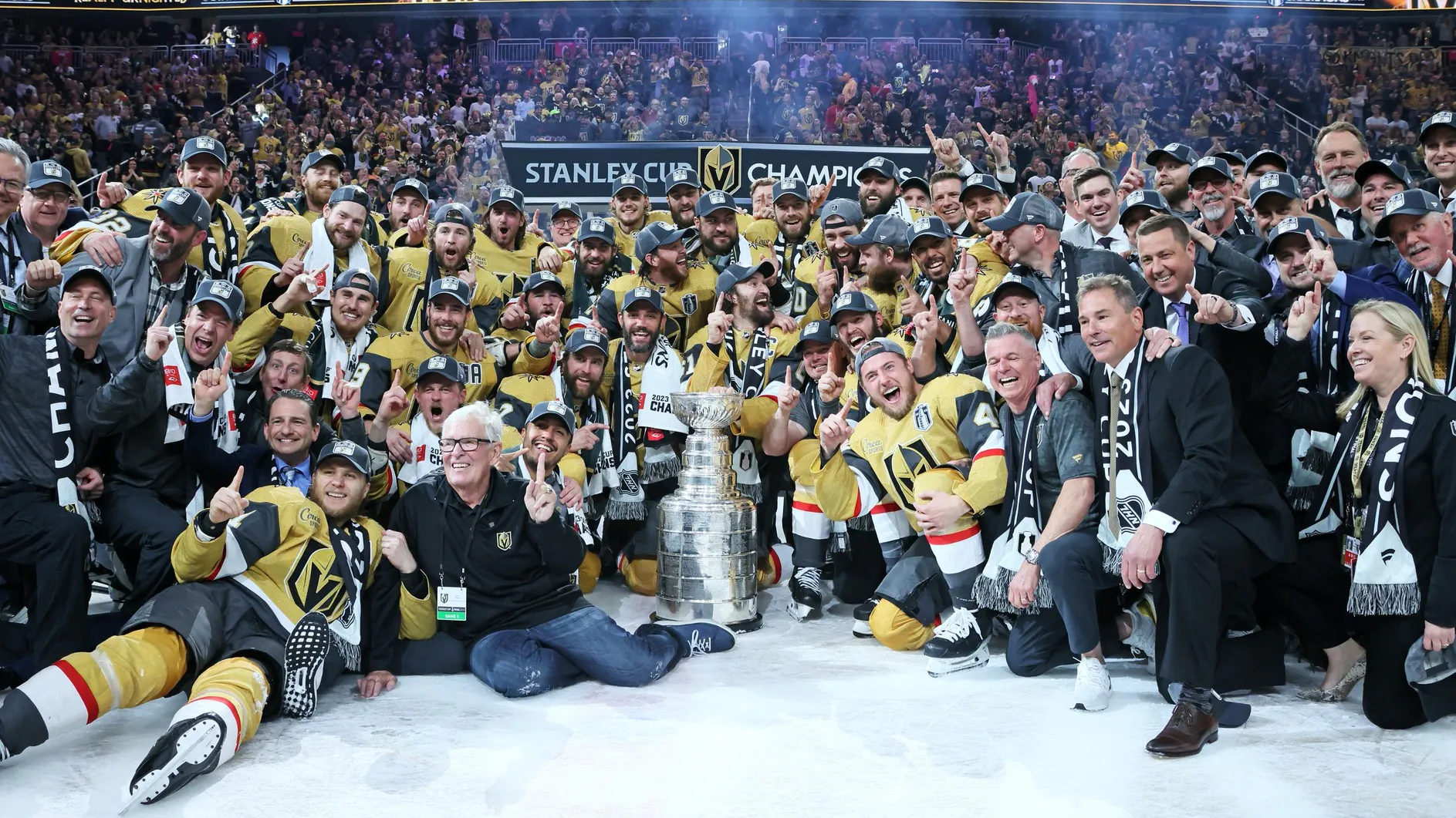 Vegas Golden Knights z Pucharem Stanleya