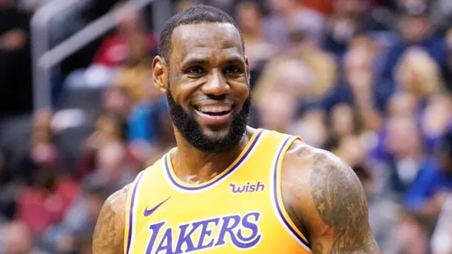 LeBron wraca do numeru 23