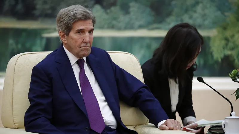 Specjalny wysłannik prezydenta USA ds. klimatu John Forbes Kerry z wizytą w Chinach