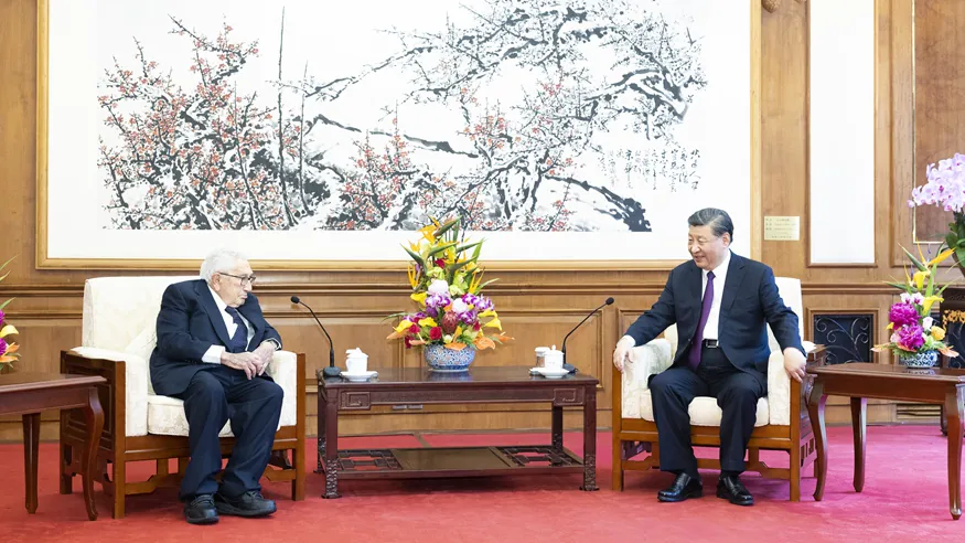 Xi Jinping spotkał się z Henrym Kissingerem