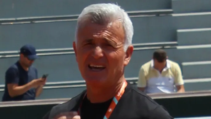 Tsitsipas zwolnił… ojca