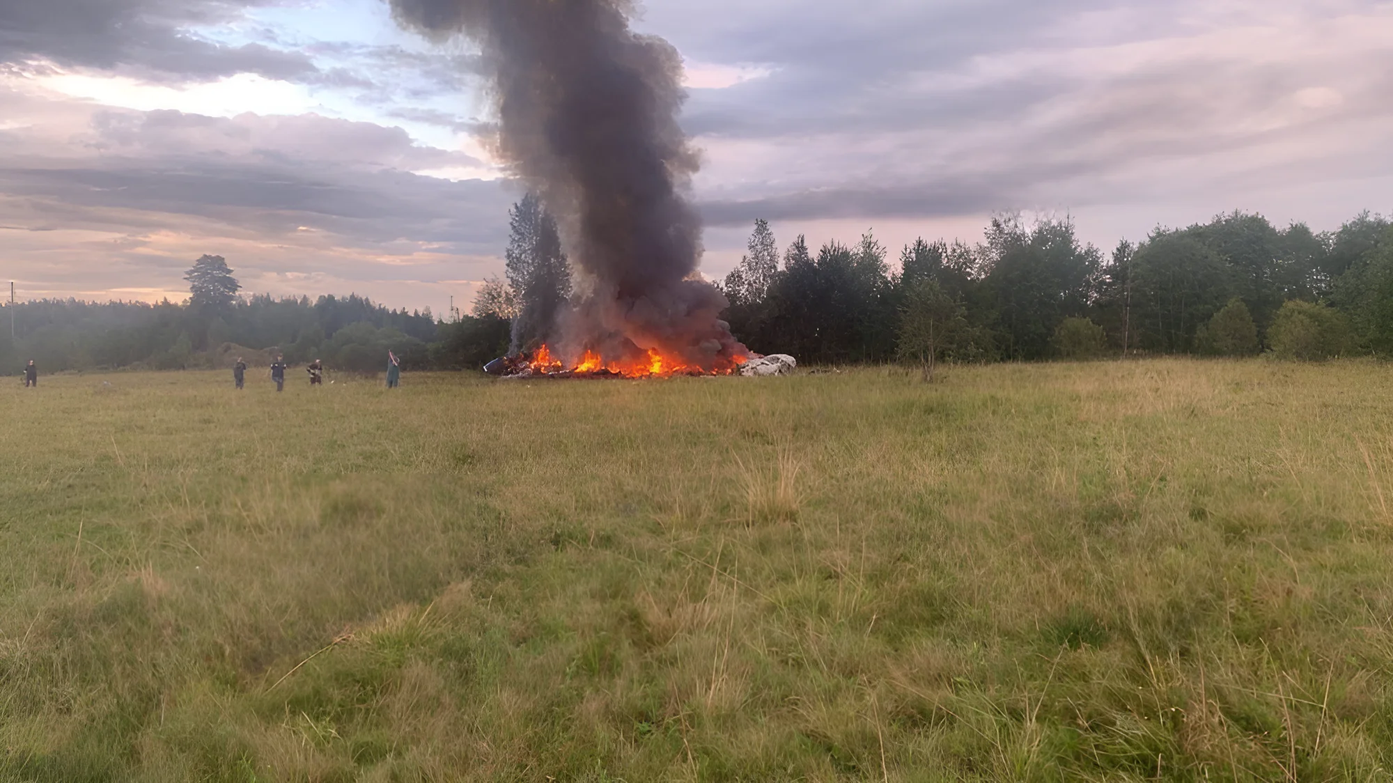 Kto podnosi rękę na cara, ten spada z nieba