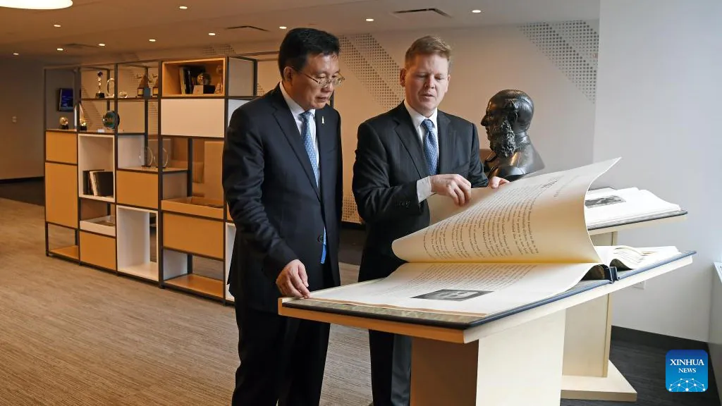 Xinhua, Reuters presidents hold talks on cooperation