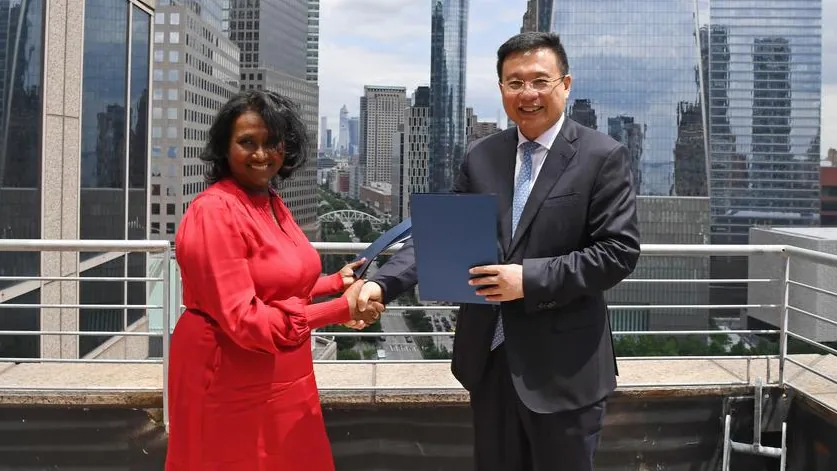 Xinhua, AP presidents discuss media cooperation
