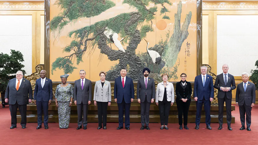 Przewodniczący ChRL Xi Jinping spotkał się 10 grudnia w Pekinie z liderami głównych międzynarodowych organizacji ekonomicznych
