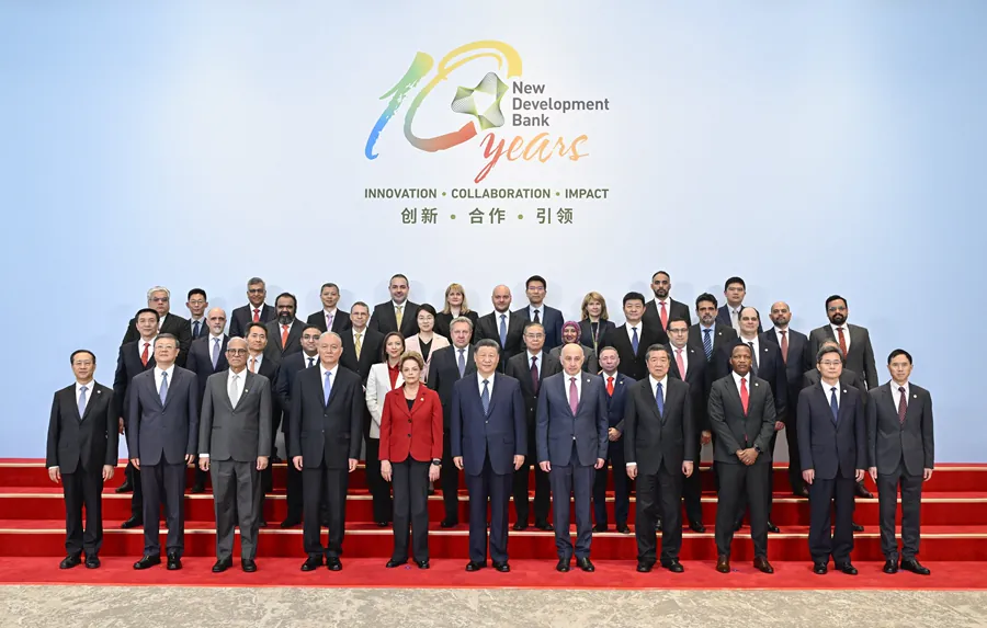 Xi Jinping odwiedził Nowy Bank Rozwoju BRICS