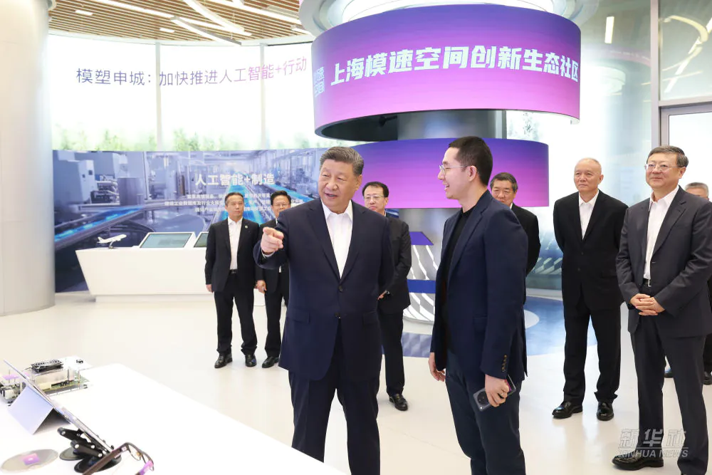 Xi Jinping przeprowadził inspekcję w Szanghaju