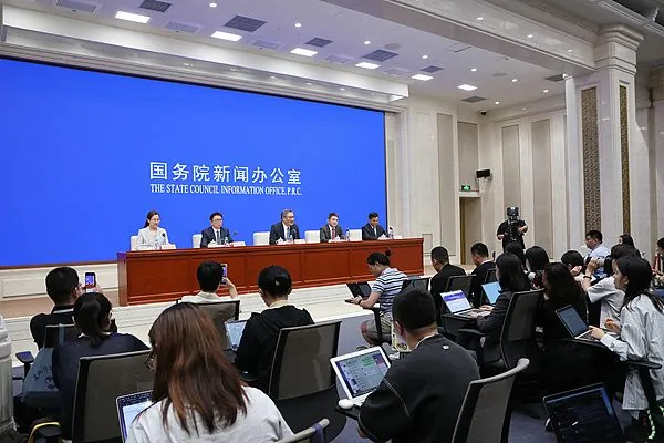 Wartość inwestycji zagranicznych Chin od początku 14. planu pięcioletniego przekroczyła oczekiwany cel