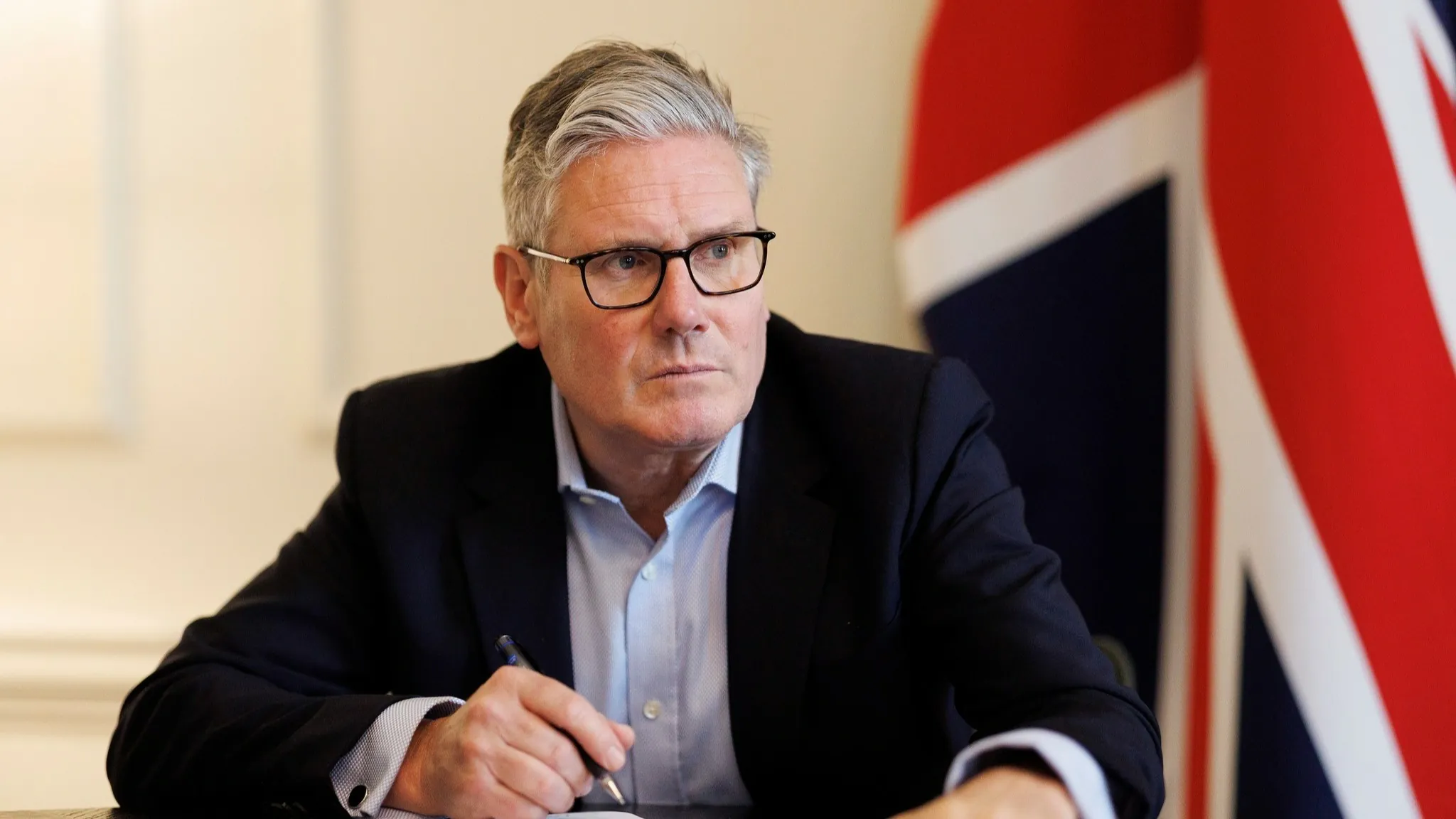 Starmer przeprowadza rekonstrukcję rządu po skandalu podatkowym