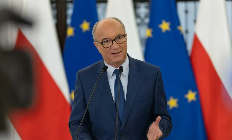 Sejm trzeźwieje. Czarzasty zamyka bar i porządkuje kilometrówki