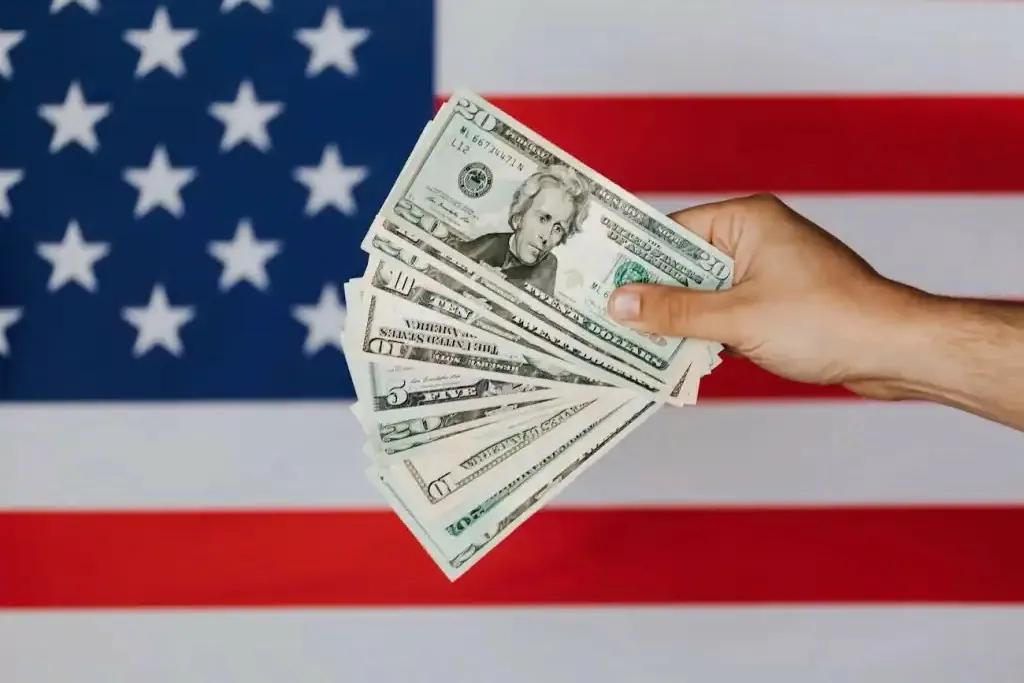 Bogaci nie mają swoich pieniędzy, jeśli chcą więcej pieniędzy, to muszą je komuś zabrać