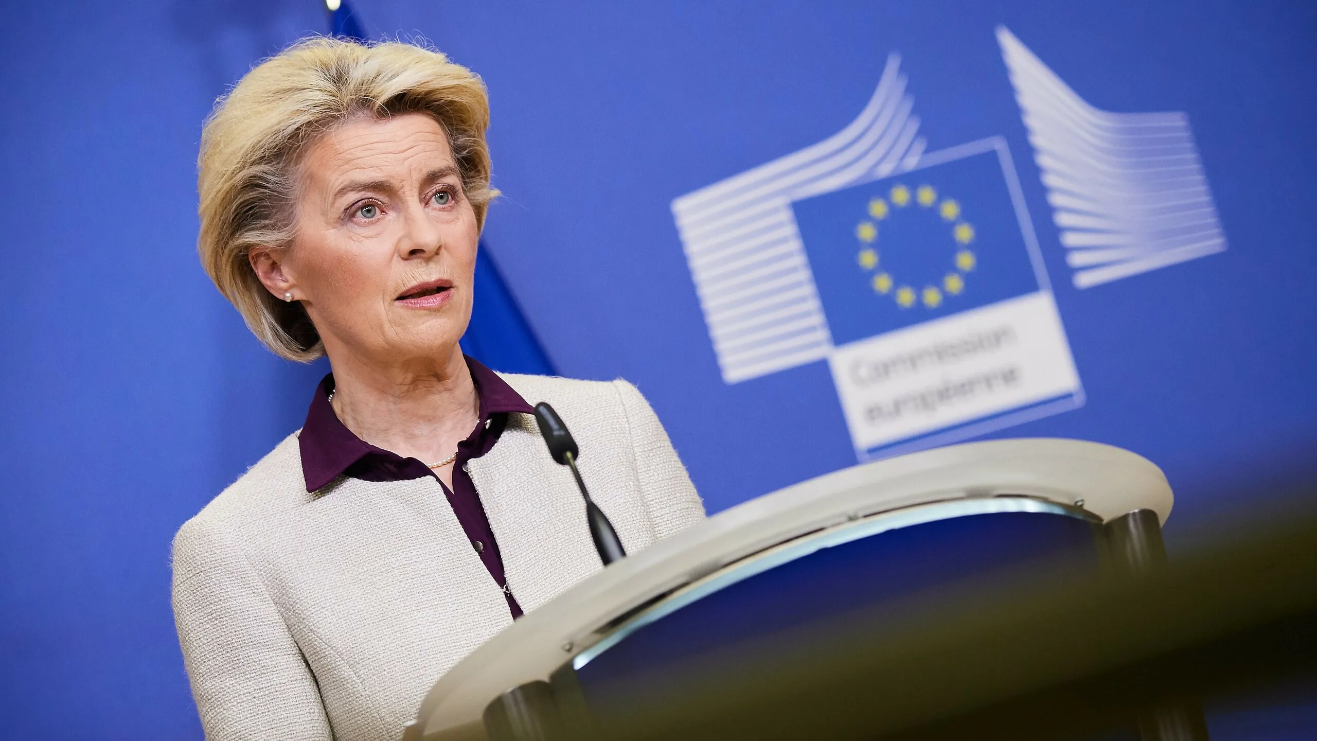 UE bada Ursulę von der Leyen. Znikające wiadomości na Signal znów pod lupą