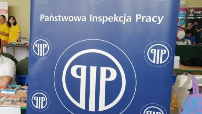 Śmieciowe umowy w peryferyjnym kraju