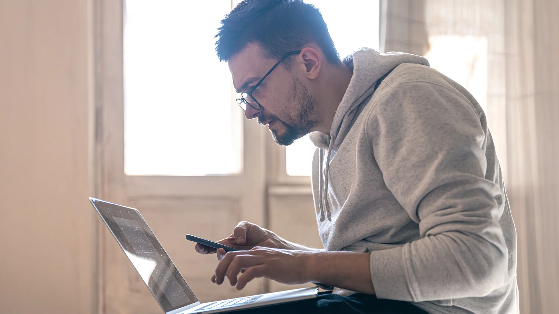 Algorytmy wchodzą do pracy. Jak platformizacja zmienia europejski rynek zatrudnienia