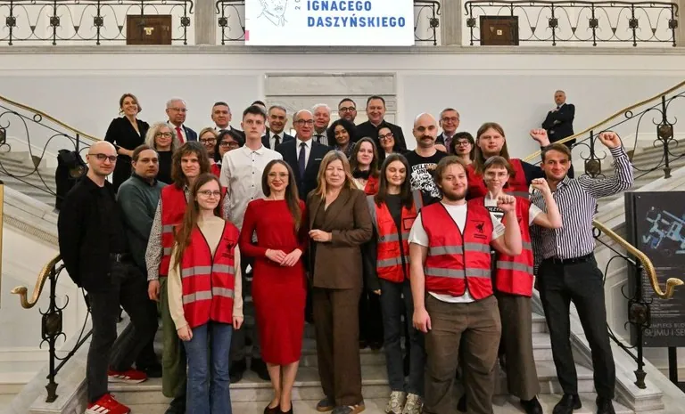 Sejm za wzmocnieniem Państwowej Inspekcji Pracy. Reforma uderzy w patologie „śmieciowego zatrudnienia”