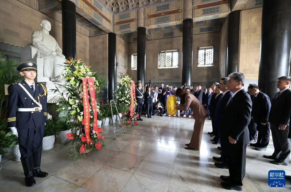 Od Nankinu przez Szanghaj do Pekinu. Szczególne znaczenie wizyty Cheng Li-wun