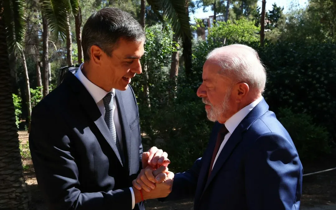 Barcelona zbiera lewicę przeciw Trumpowi