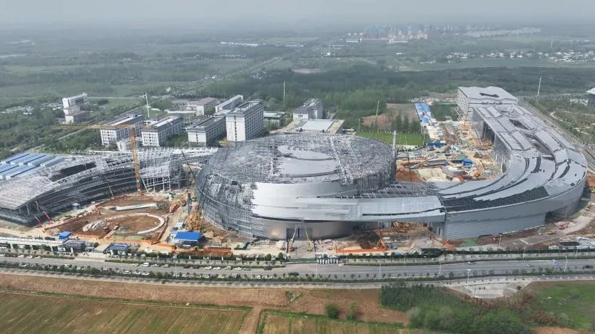 Chiny idą w atom na całego. Budują „sztuczne słońce” i uruchamiają 7 reaktorów