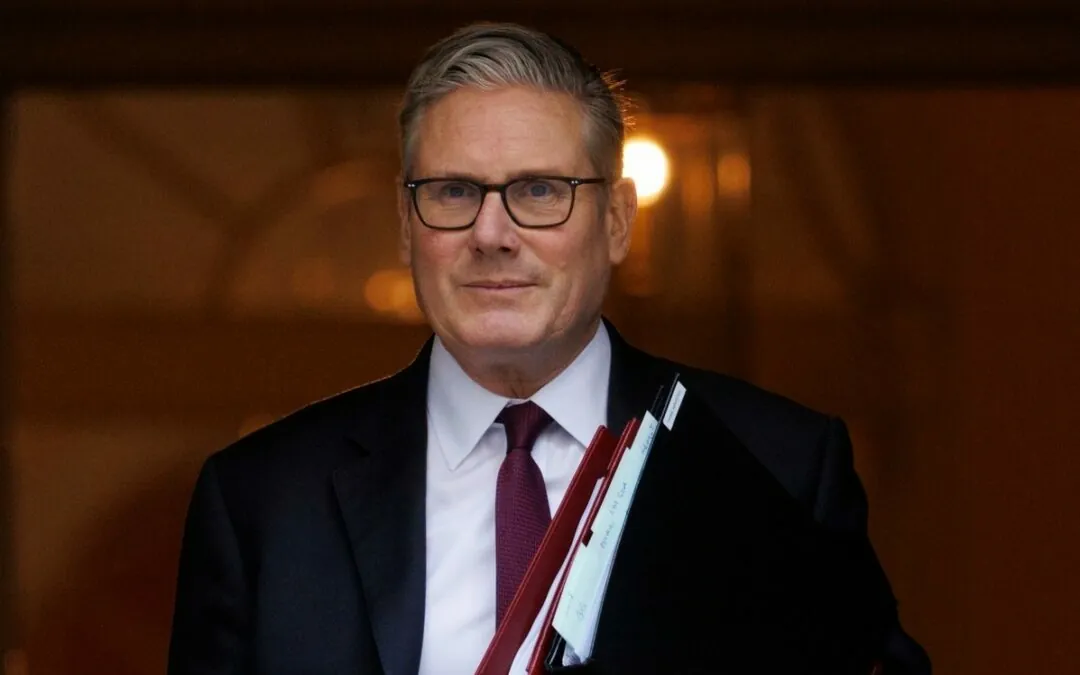 Starmer chce zbliżenia z Europą. Nie zamierza jednak zrywać z Waszyngtonem